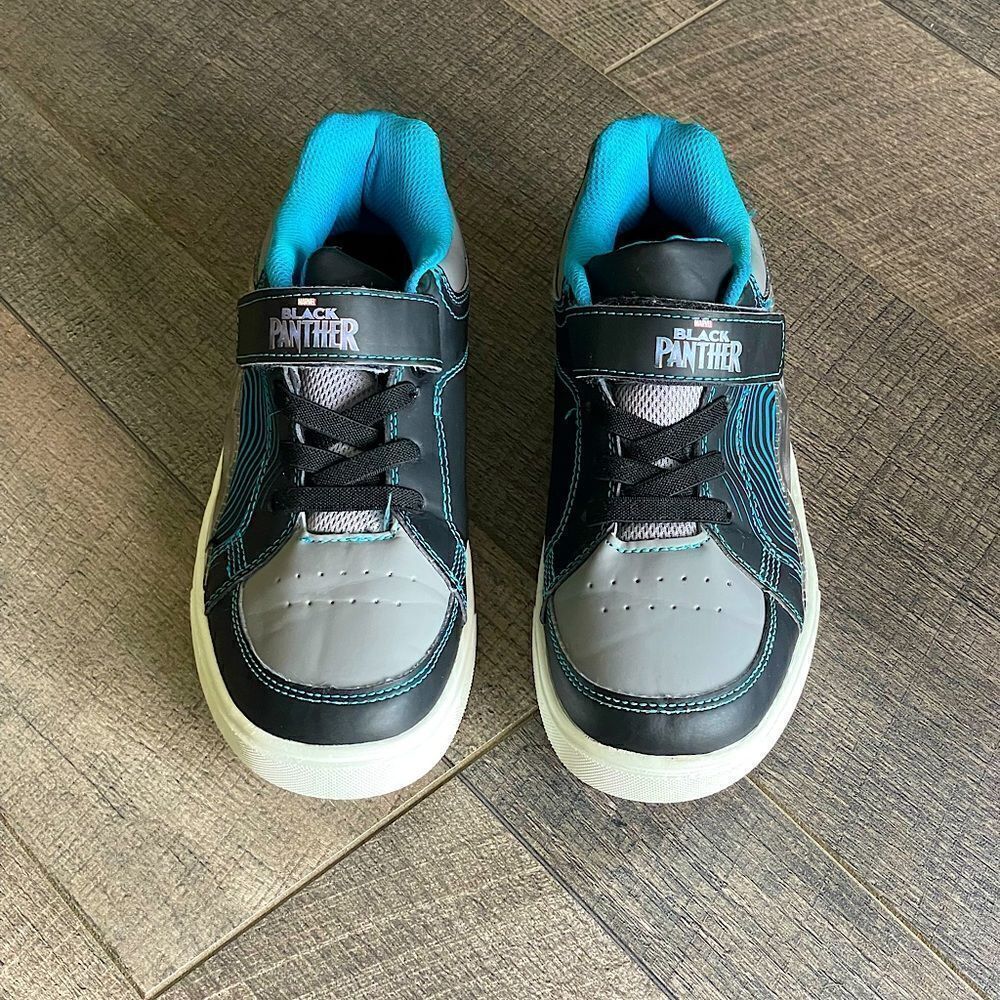 Marvel Black Panther Black and Blue Leather and Canvas Kids Shoes. Size 4.
